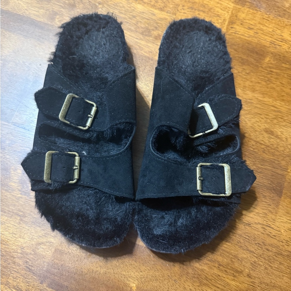 ‼️LAST CHANCE‼️ Black Fuzzy Slide Sandals with Buckles
